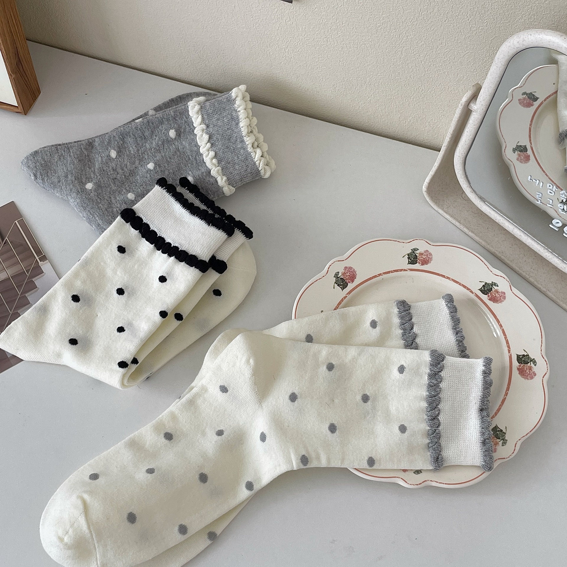 60g Weight Socks Classification Socks Lingerie Type Cotton Fabric Type A Pair Quantity Daily Occasion Polka Dots Pattern Spring, Autumn Season Women's Gender Elegant Style Elegant Women's Polka Dots Cotton Crew Socks A Pair 27