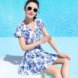 儿童泳衣;泳裤;泳帽