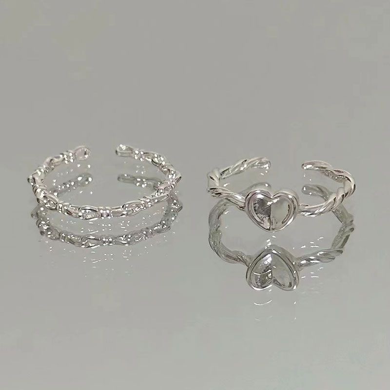 非常にシンプルな女性の指輪のデザインは、小さな人々の甘い心のツイストな指輪の愛の指輪のシンプルなリングです。|undefined