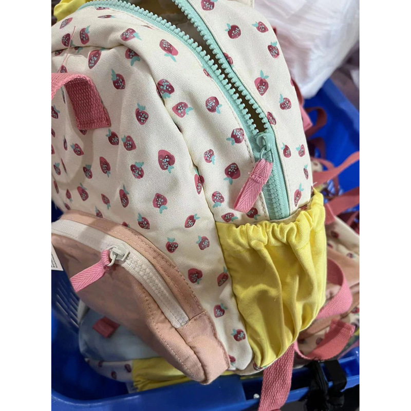 Mochila escolar con estampado de fresa para niñas, morral de lona con estampado de fresa, ropa de dopamina, mochila de Color contrastante, guardería, novedad de 2023_voghion.com