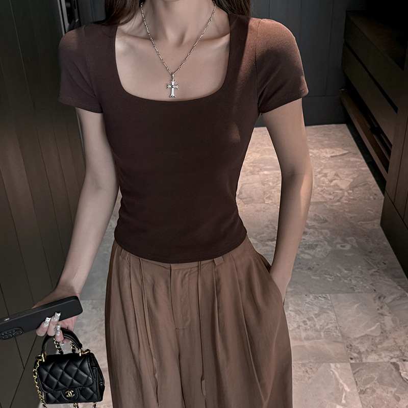 정사각형 칼라 단색 순수한 바람 뜨거운 소녀 짧은 어깨 짧은 소매 여성의 하이 엔드 틈새 시장의 엄격한 선택은 내부 상단 외부에 착용 할 수 있습니다