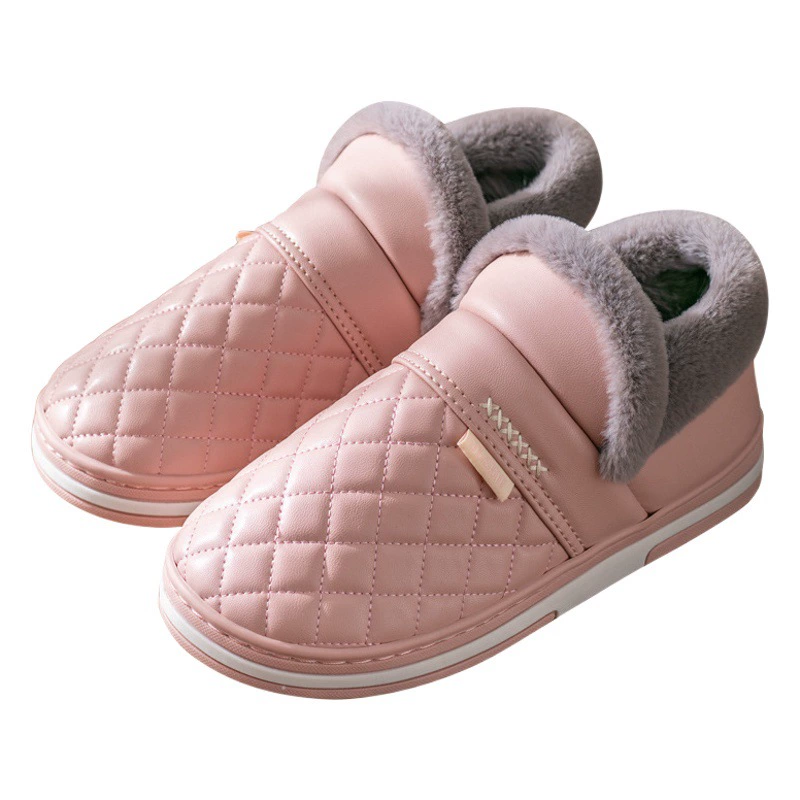 Водонепроницаемые хлопковые тапочки для женщин, новая модель зима 2025, закрытая пятка, для домашнего использования, с кожаной поверхностью для пожилых, утепленные флисом хлопковые туфли для мужчин, подходят для носки на улице.