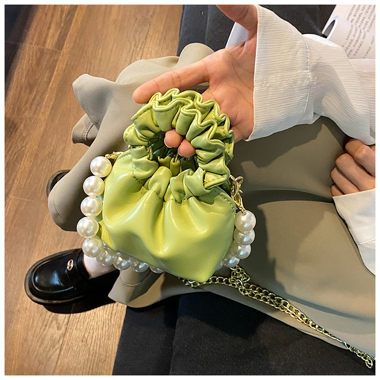 255g Weight Beading, Pearls Fashion Element Clasp Frame Closure Type Top Handle, Chain Strap Type Crossbody Bag Bags Type Casual, Daily, Shopping Occasion Pu Leather Material Solid Color Pattern All Seasons Season Kid'S Gender Cute Style Bucket Shape Kid'S Pu Leather Solid Color Cute Beading Pearls Bucket Clasp Frame Crossbody Bag 63