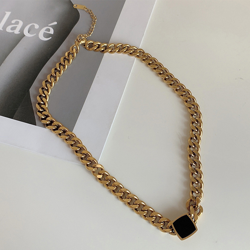 Style de créateur, personnalité exagérée, collier à chaîne épaisse en acier titane, bracelet à chaîne de clavicule carrée noire polyvalent de niche_voghion.com