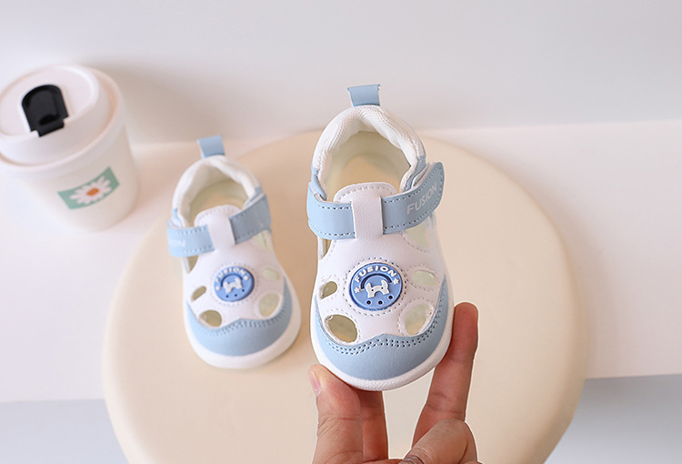 Mjuka babyskor i läder halkfria och ventilerande för barn_voghion.com