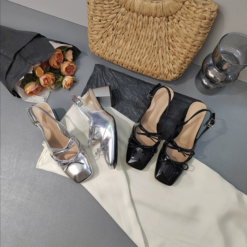 Женские босоножки на массивном каблуке с открытым носком, двойным бантом и открытой пяткой, французского стиля, универсальные, омолаживающие, высота каблука 5 см.