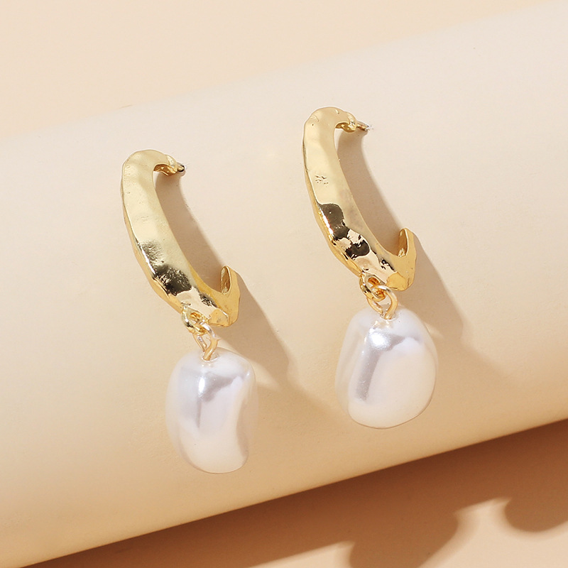 9g Weight Earrings Classification Wedding, Travel, Birthday, Festival Occasion Women'S Gender Gold Color Korean Geometric C-shaped Pearl Stassel Earring 4