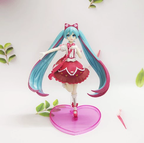 Фигурка Hatsune Miku, ПВХ, ~23 см — варианты Sakura и Cinderella в коробке