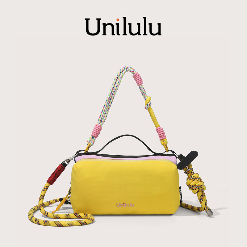 2026 Summer New Fashion Casual Pillow Bag with a Simple Texture, Single Shoulder Crossbody Bag, Niche Design Outdoor Bag 2026 Summer New Fashion Casual Pillow Bag with a Simple Texture, Single Shoulder Crossbody Bag, Niche Design Outdoor Bag
