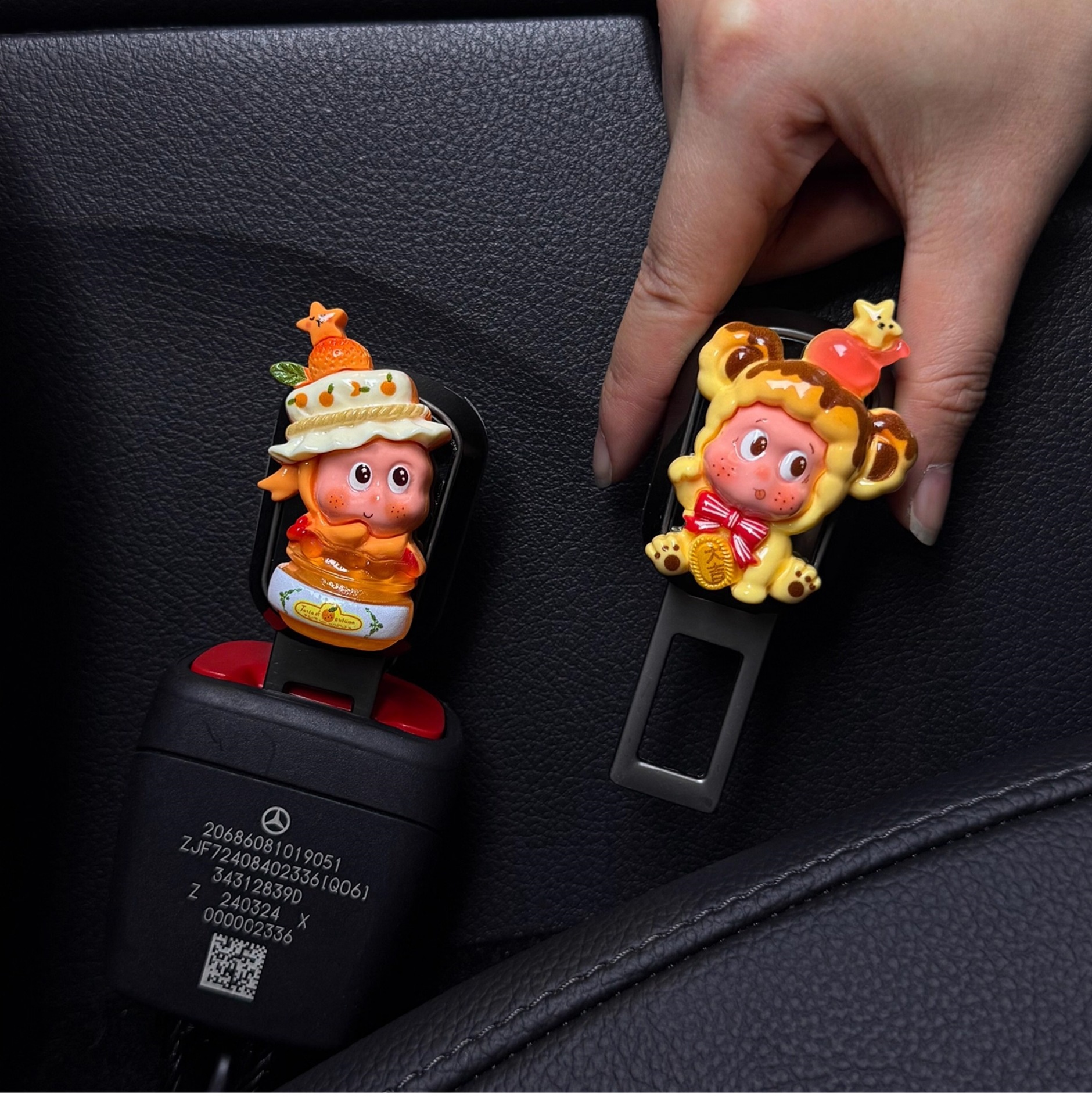 Cute Car Safety Plug with Buckle, Passenger Card Slot Plug, Car Rear Seat Extender Connector, Safety Belt