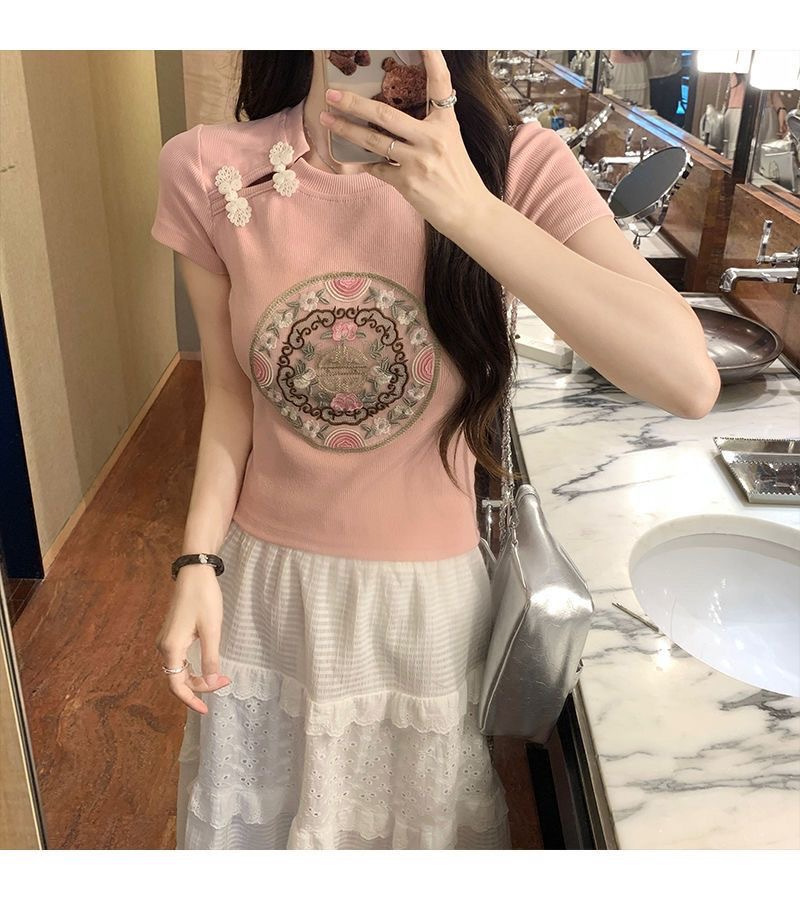 Nova kitajska majica s kratkimi rokavi in ​​vezenino qipao za ženske poleti 2024, nov sladko-začinjen dekliški oprijet kroj in_voghion.com