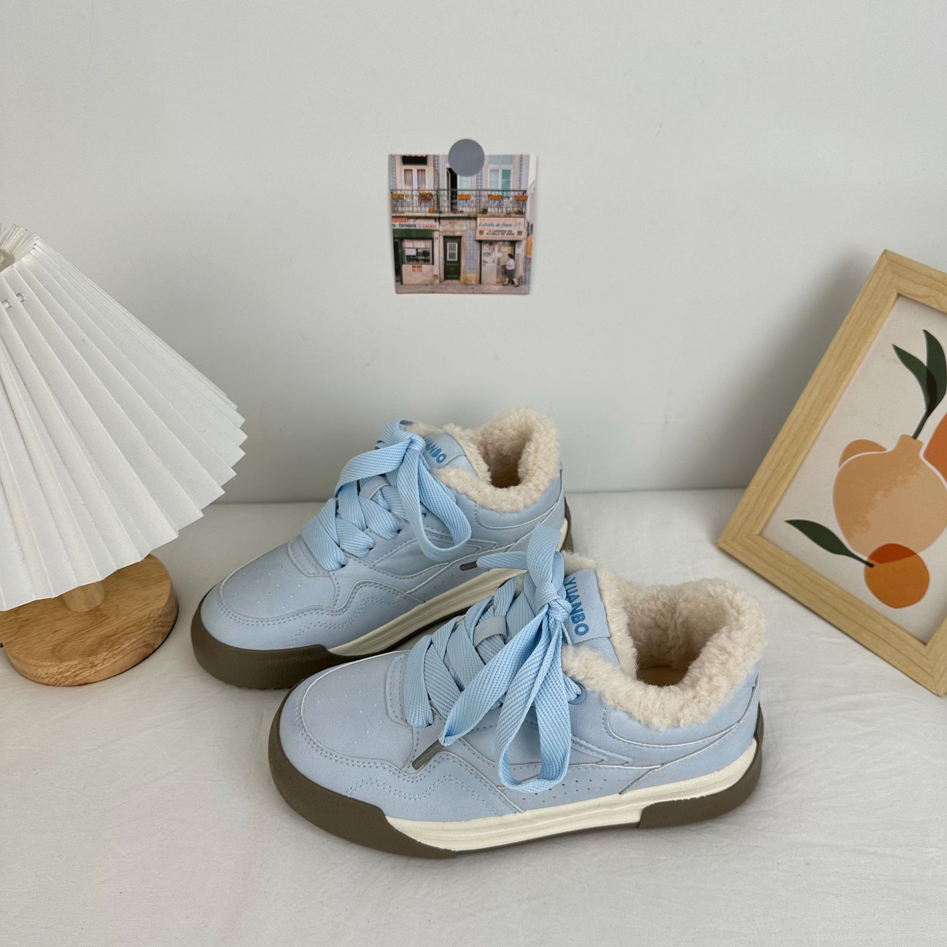 Yuanbo 2025 invierno nuevos zapatos de algodón de corte bajo de las mujeres zapatos de tabla abrigados para estudiantes más zapatos de lona de terciopelo