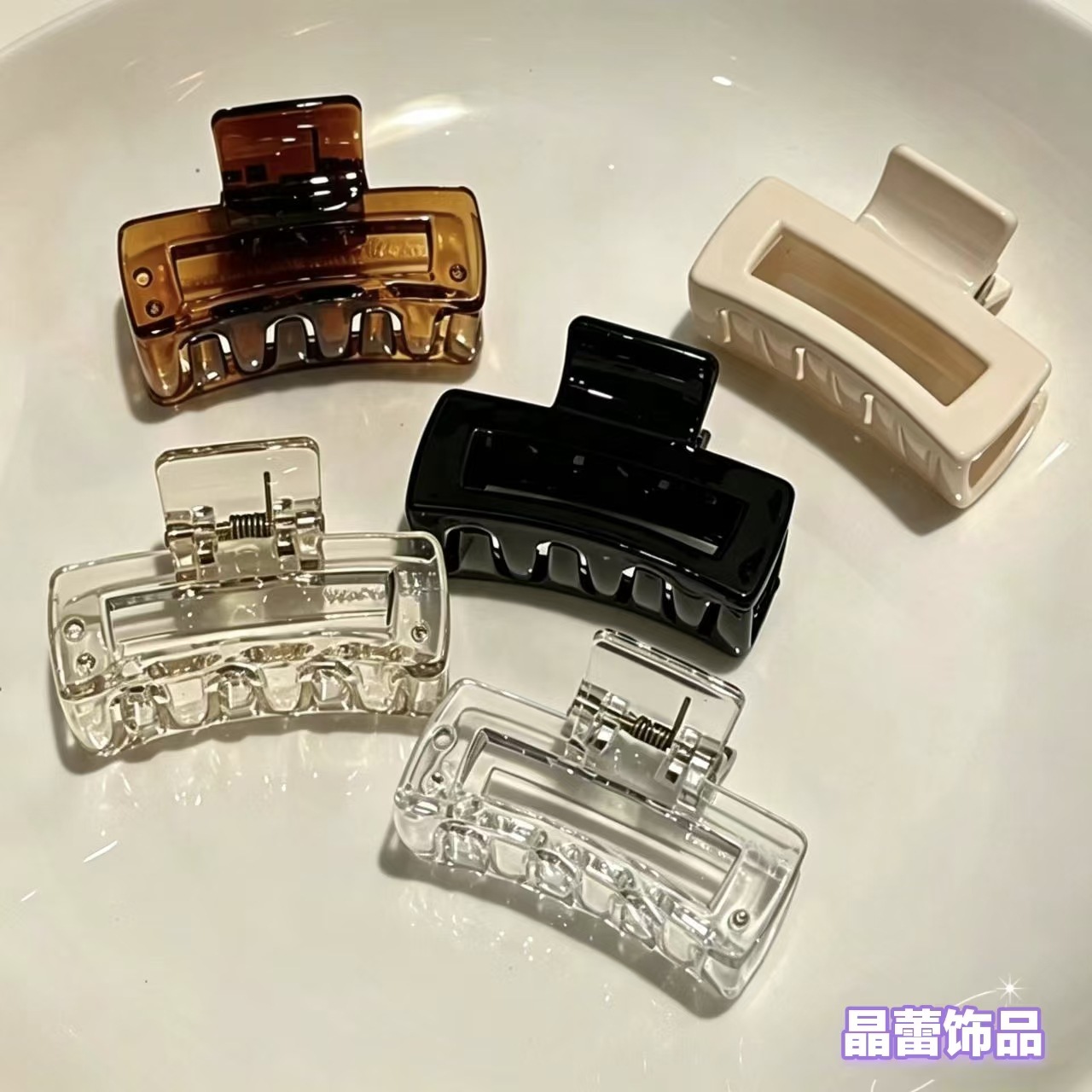 Hair claw clip in ins style for the back of the head, simple and elegant, assorted colors (non-recyclable), fresh candy colors.