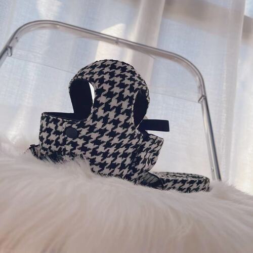 Pet dog and cat clothes small fragrant houndstooth traction clothing Teddy Bichon outdoor vest style dog walking leash