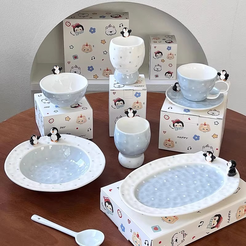 卡通风釉下彩可爱企鹅陶瓷餐具不规则家用餐盘米饭碗咖啡杯马克杯|undefined