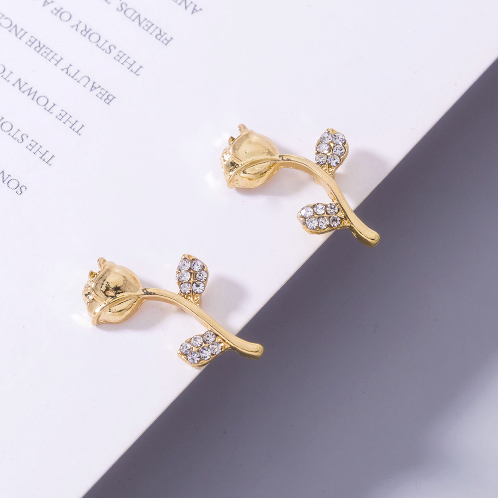 2021 Einfache Und Frische Goldene Diamant Perlen Rosen Blumen Ohrringe Ins Wind Exquisite Damen Ohrringe display picture 6