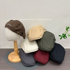 2025新型子供用ベレー帽の女の子の春のアルファベットは、男の子の赤ちゃんをかぶって前進する帽子をかぶっています。