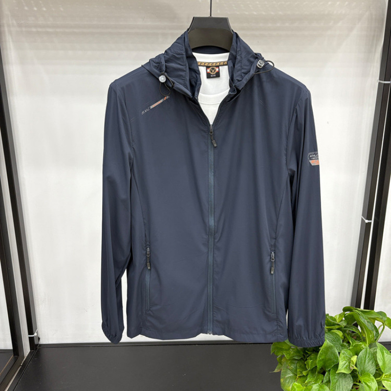 2025 ropa de protección solar de verano nuevos productos para hombres, sin costuras, moda con capucha, nueva ropa de piel para jóvenes y de mediana edad para hombres