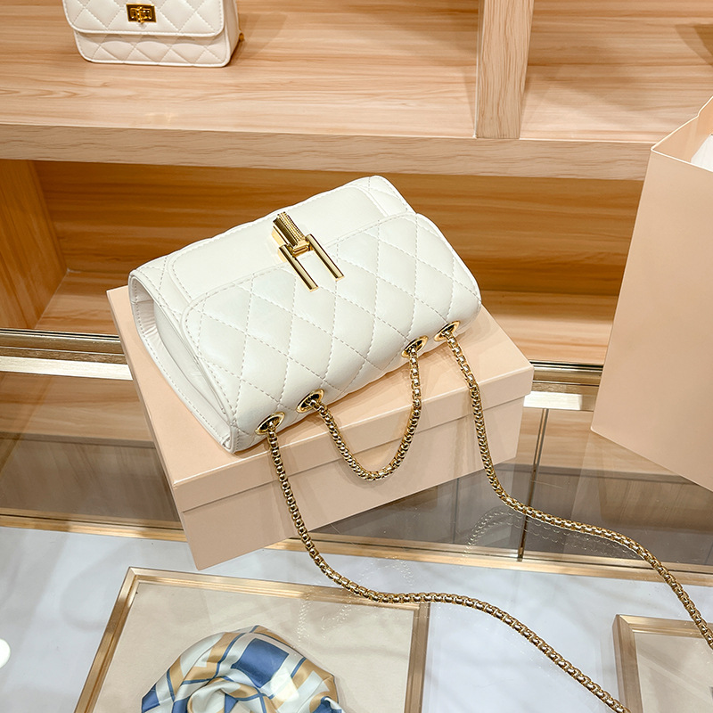 2023 Sommer Lingge Echtes Leder Damen Personalisierte Mode Kleine Duftende Wind Umhängetasche Kette Live Neues Produkt_voghion.com