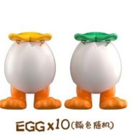 国境を越えた子供が跳ねるアヒルのおもちゃが跳ねるターンテーブルの子供が集中して知育玩具の親子交流を訓練する