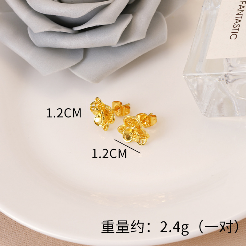 Antiguo estilo vietnamita arenas flores pernos de orejas de alta calidad para mujeres no se desvanecen cuatro hojas cinco flores joyas de orejas de aleación de latón