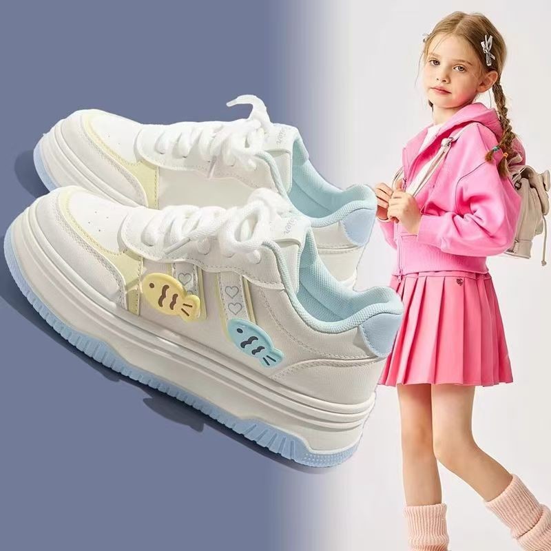 Zapatos de skate de niñas para niños zapatos blancos de primavera y otoño 2026 nuevos zapatos deportivos para niños de tamaño medio y grande zapatos casuales para niñas