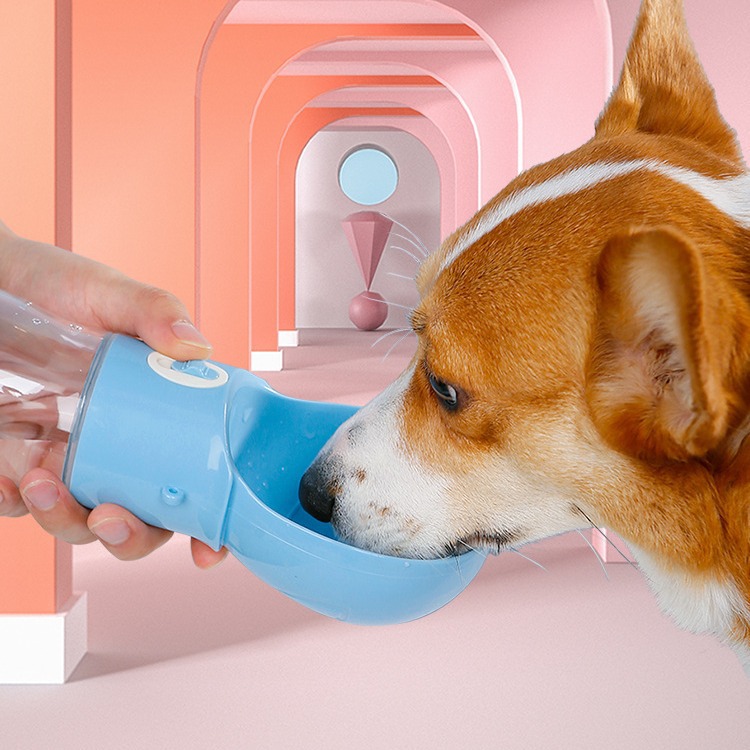 Perro salida taza de agua portátil botella de agua potable al aire libre pasear perro agua potable alimentación botella de agua mascota taza portátil suministros