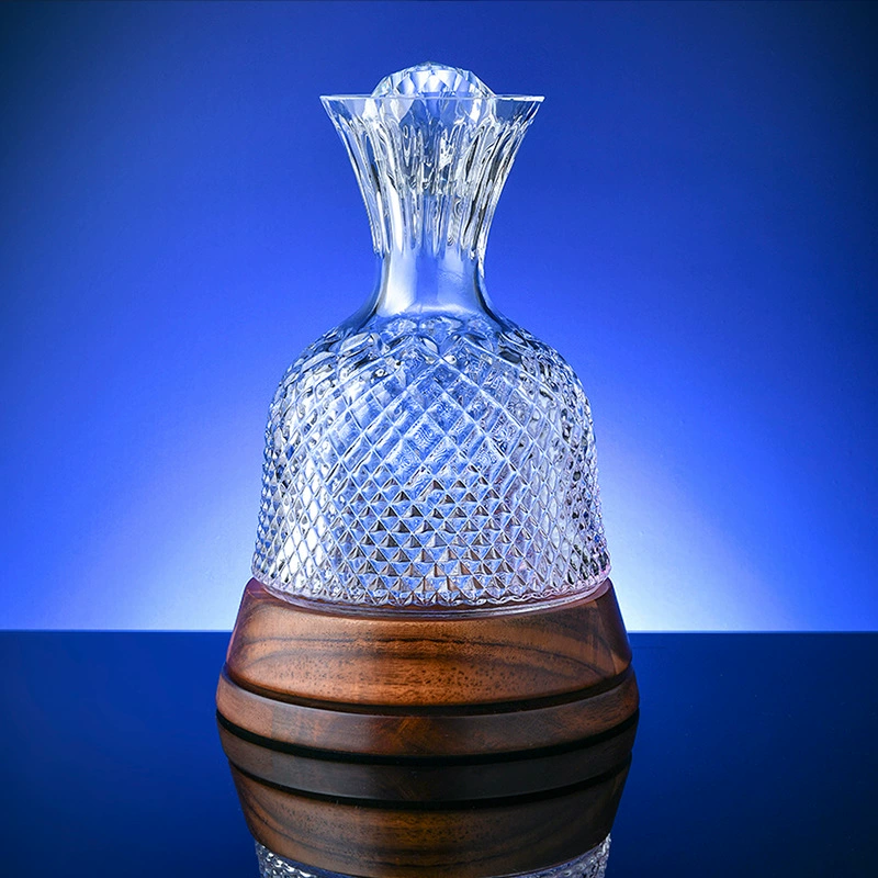 Сеть LUTIANNENG Red Creative Высококачественный европейский легкий и экстравагантный персонализированный новый домашний бессвинцовый стеклянный роторный трезвитель