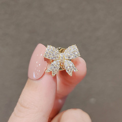 Light-Proof Brooch for Women, Neckline Slimming, Waist Cinching Pin, Clothes Collar Fastener, High-End Accessory, Cardigan Button