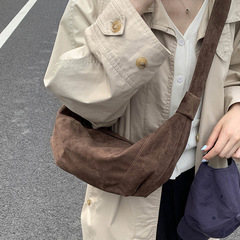 秋冬季复古麂皮绒包包女式2025新款休闲百搭单肩斜挎包超火牛角包