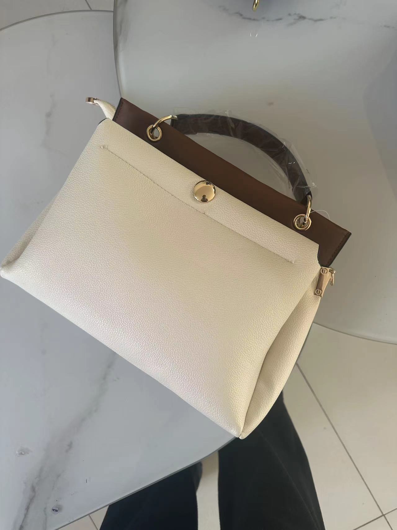 Foreign trade commuter women's bag 2024 spring and summer new contrast color handbag single shoulder crossbody women's bag large capacity women's bag_voghion.com