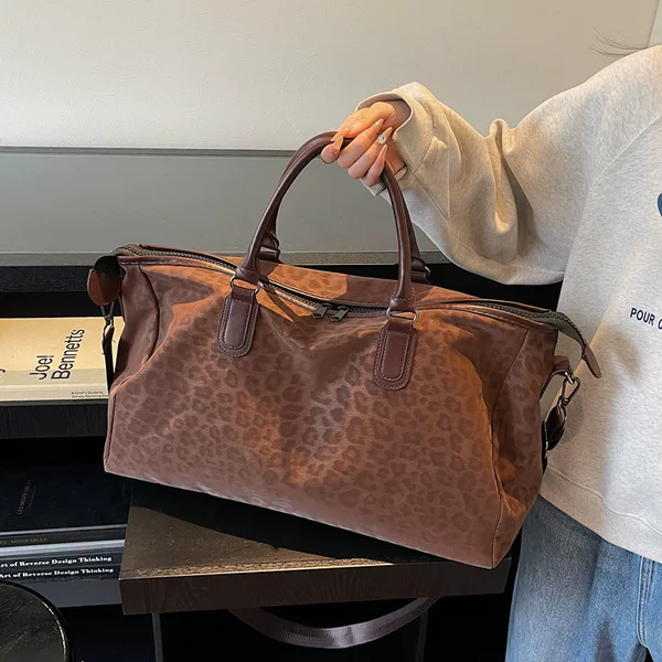 Versatile and Fashionable 2026 New Leopard Print Single-Shoulder Crossbody Women's Bag, Travel Bag, Trendy Handbag with Large Capacity
