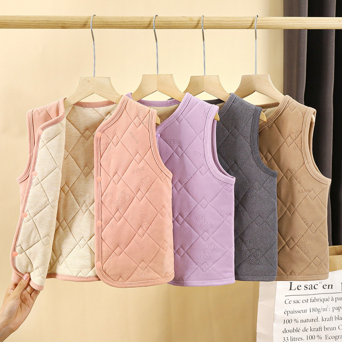 Nuevo algodón de invierno, seda de seda gruesa, se puede usar en el exterior con uniforme escolar, artefacto mágico de calentamiento para niños y niñas, conjunto de chaleco
