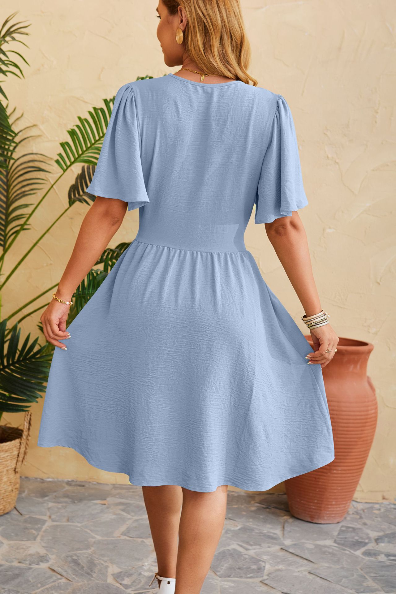Women's Regular Dress Simple Style V Neck Pleated Half Sleeve Solid Color Midi Dress Daily display picture 5