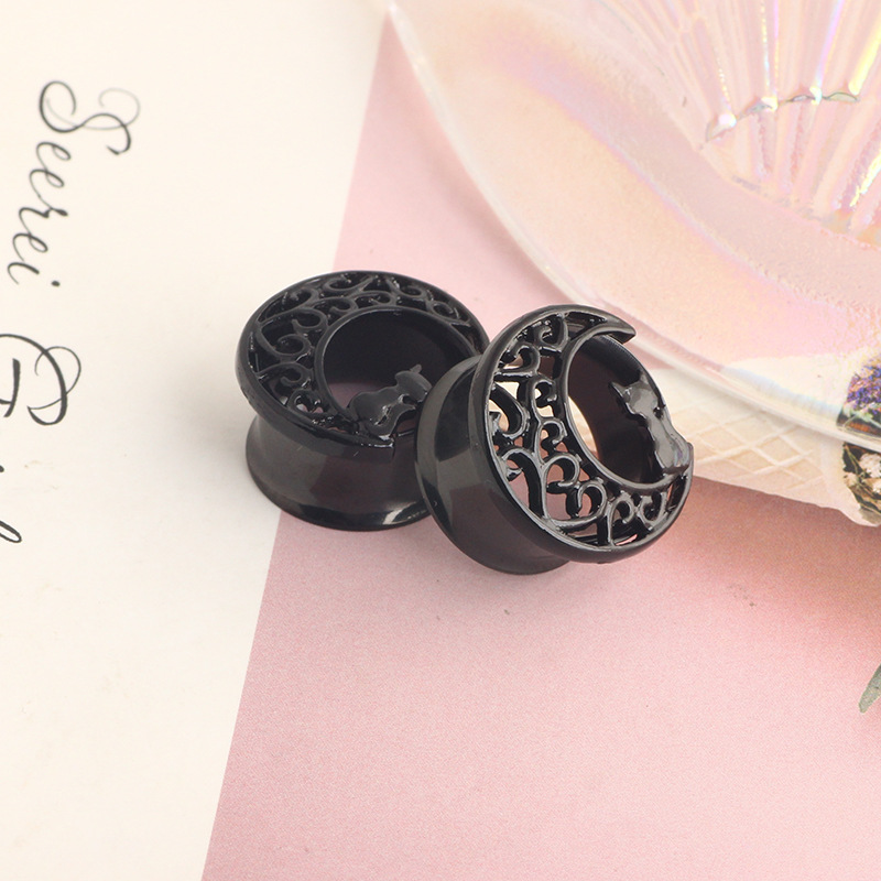Pointed titanium steel lip stud product view