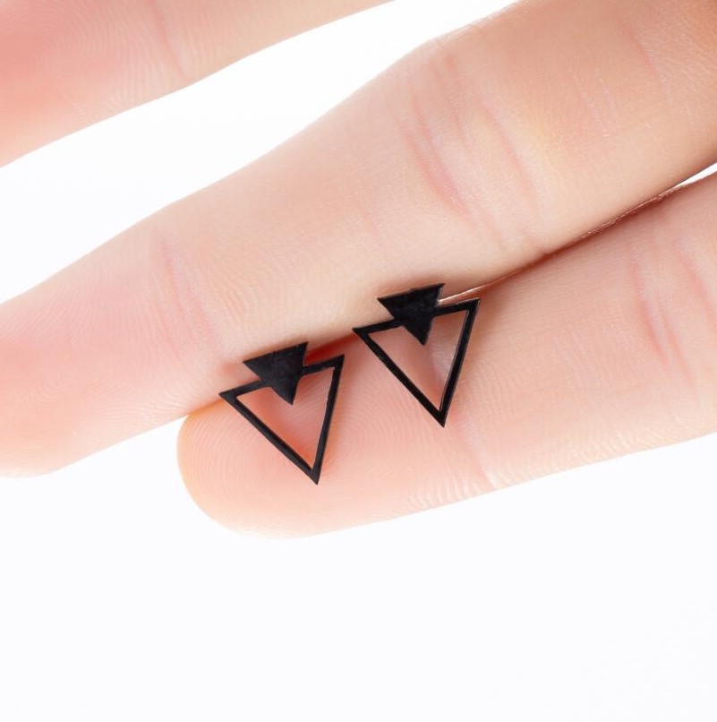 Simple Style Triangle Stainless Steel Plating Hollow Out Ear Studs 1 Pair display picture 4