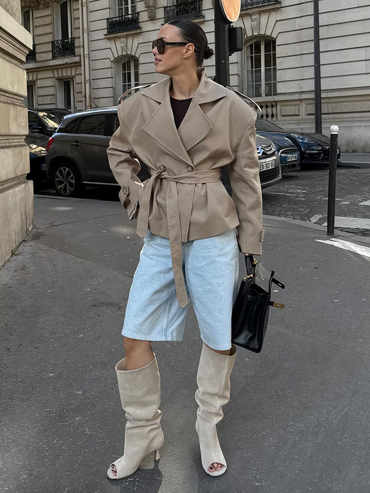 Áo khoác trench coat nữ dáng dài cổ ve, thắt eo phối đai, tay dài — Kaki chi tiết 29