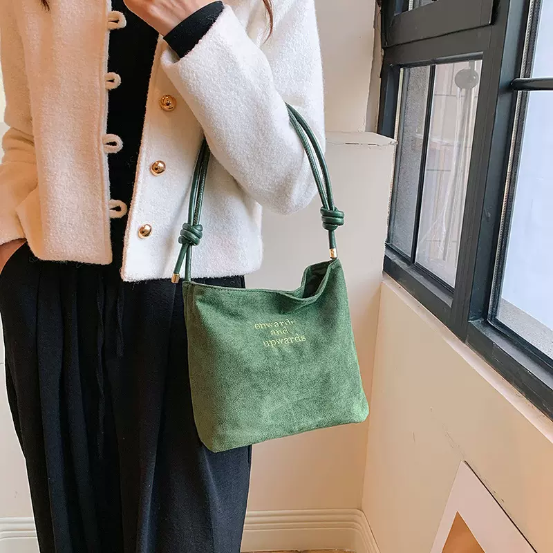 高级感磨砂女包2024新款轻便质感秋冬百搭小众设计时尚单肩斜挎包