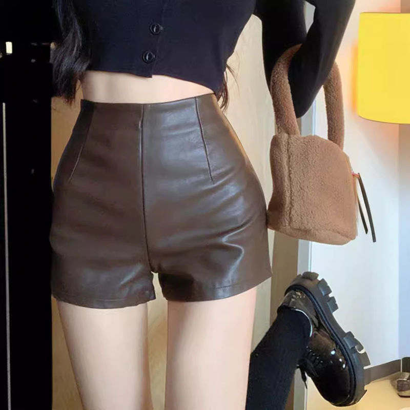 Black Leather Shorts for Women 2025 New Autum Hot Pants Sexy High Waist Slim Slim Tight A-Line Casual Pants Black Leather Shorts for Women 2025 New Autum Hot Pants Sexy High Waist Slim Slim Tight A-Line Casual Pants