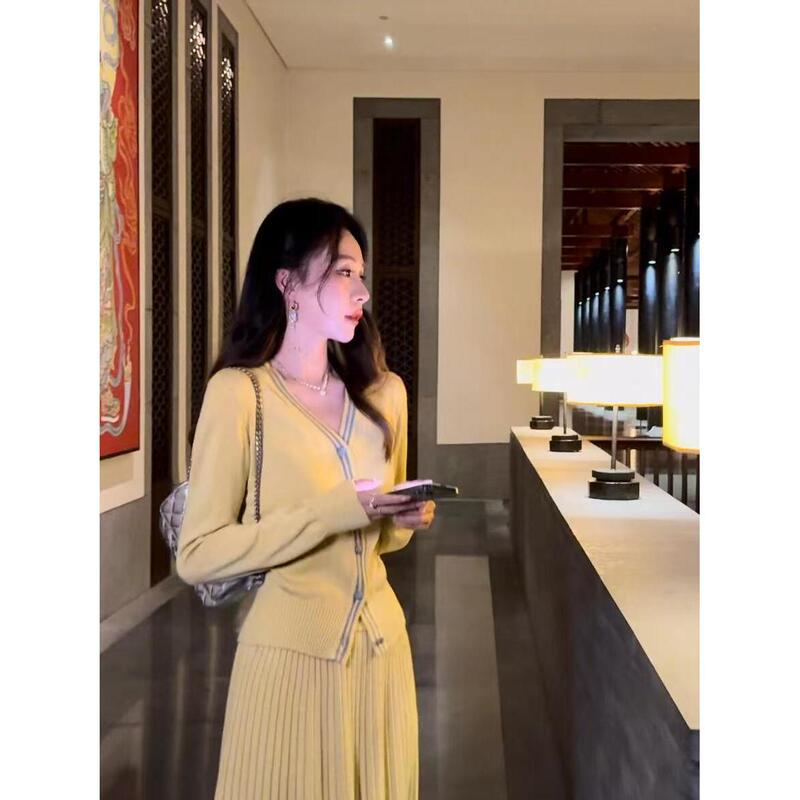 早秋温柔气质穿搭千金洋气减龄小香风气质开衫百褶裙套装网红衣服|undefined