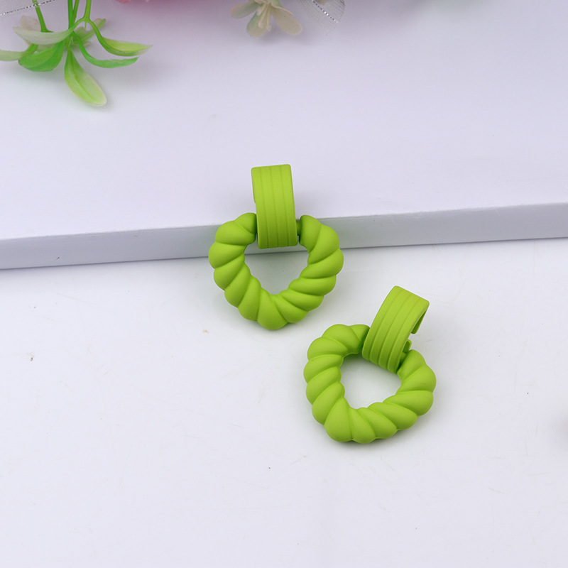 11g Weight Drop Earrings Classification 1 Pair Quantity Daily Occasion Acrylic Material Heart Shape Pattern Women'S Gender Spray Paint Design Fashion Style 1 Pair Fashion Heart Shape Spray Paint Arylic Drop Earrings 8