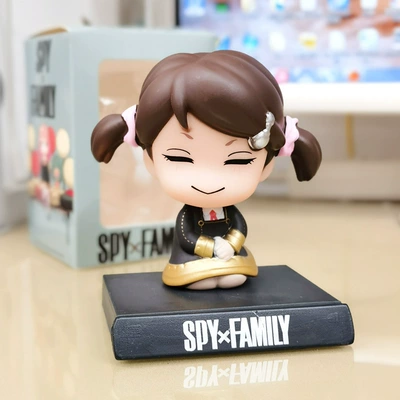 Car ornaments: Bobblehead Dolls, Car Interior - -shaking-head-becky