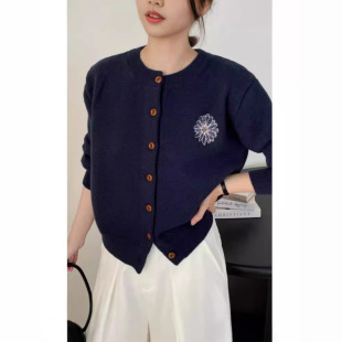 YUNSHU�nϵС�r�մ̽��A�I�_��Ů2025�ﶬ���e�ٴ��@�݌���ë��