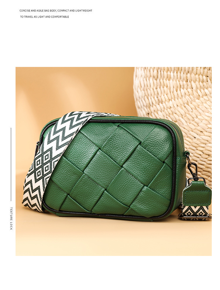 Women's Leather Crossbody Bag With Wide Strap And Diamond Pattern_voghion.com