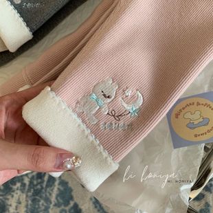 2023 autumn and winter New Cartoon embroidered fleece-lined girls' outer wear leggings Korean slim fit children's all-matching pants