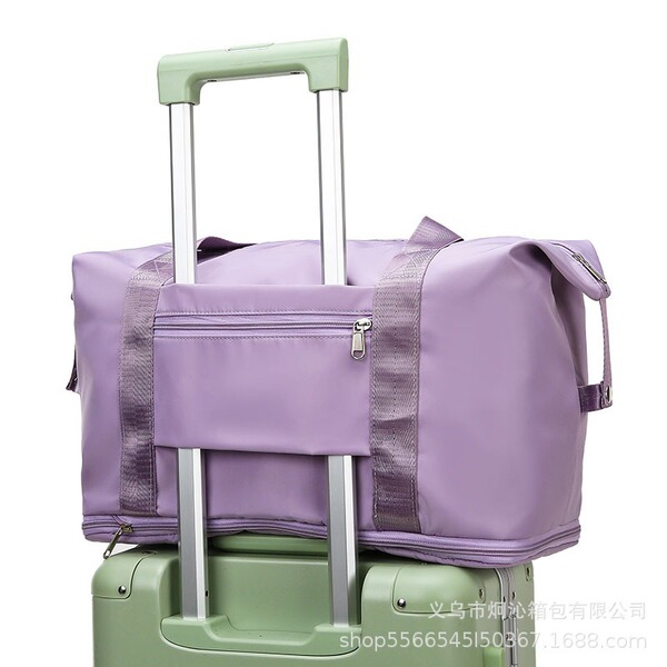 Folding capacious storage bag for moving