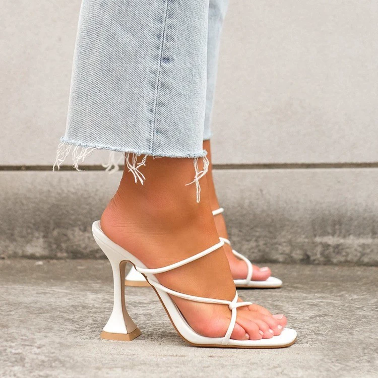 Европа и США трансграничные летние новые большие размеры внешней торговли на складе шпильки на каблуке Модные женские тапочки на высоком каблуке с квадратным носком