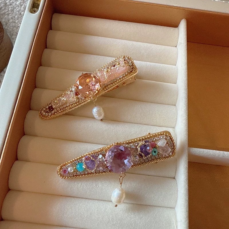 Dongdaemun South Korea Dongdaemun baket colored diamond freshwater pearl pendant heavy industry duckbill clip rhinestone Wu Xiangdong