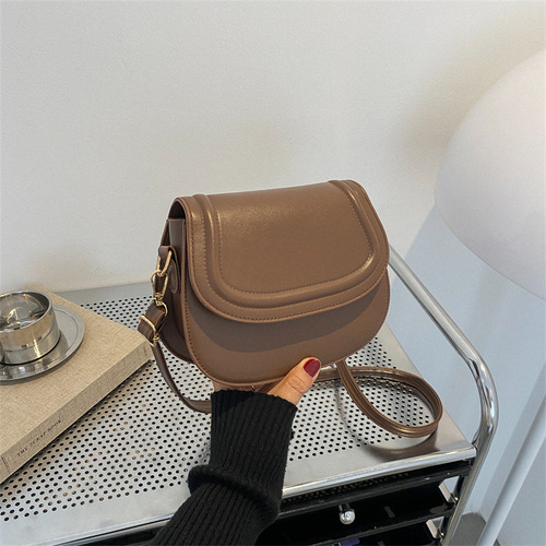 Korean style simple fashionable casual girl's one-shoulder armpit bag for women winter  new texture retro Hong Kong style small square bag