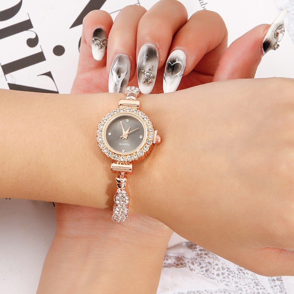 Elegant Geometric Telescopic Rope Quartz Women's Watches display picture 6